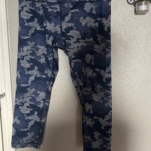 Womens Camouflage athletic Leggings - Navy and Gray